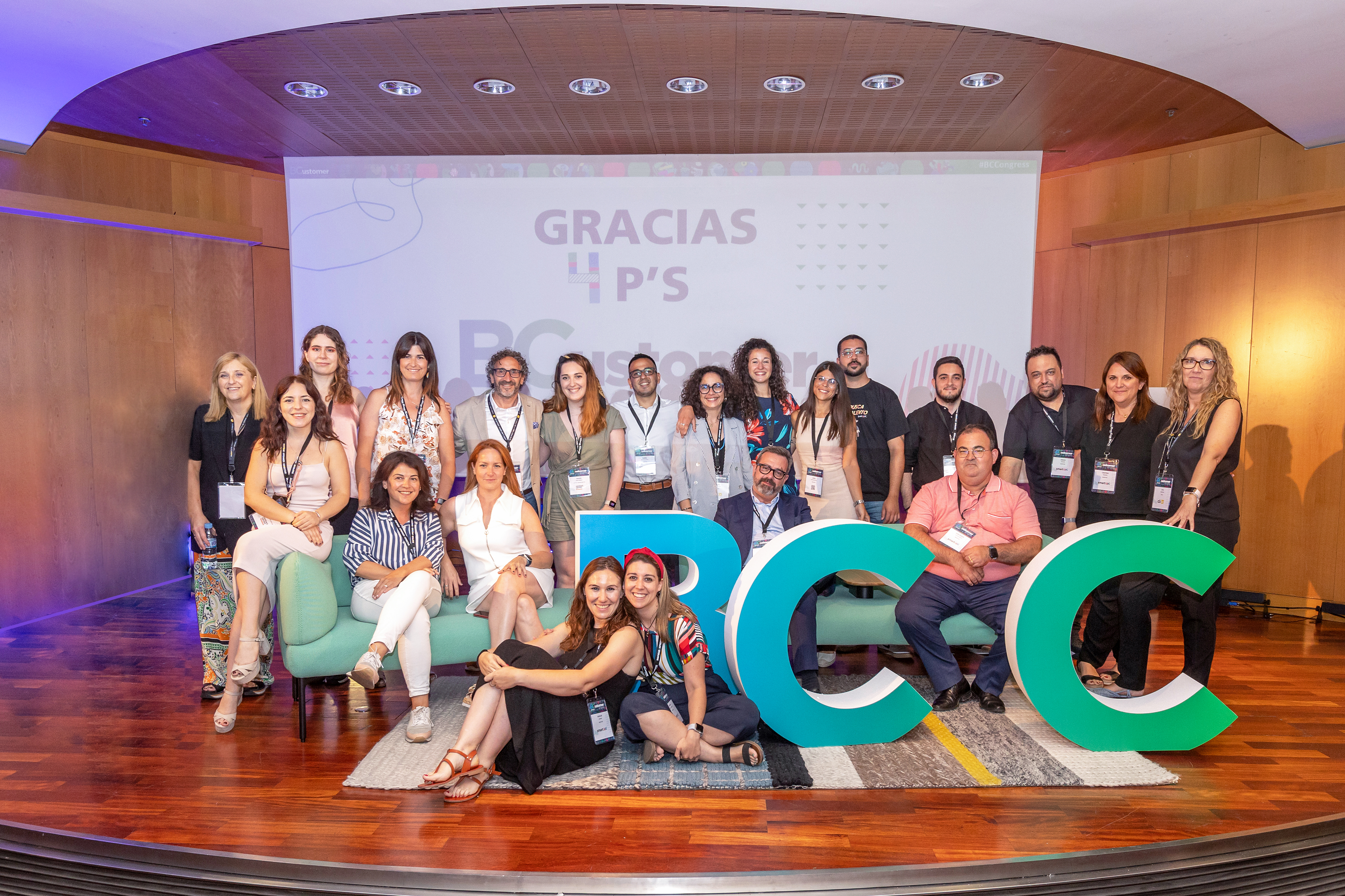 El equipo de Smartcex posa junto tras una conferencia